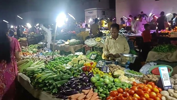 local sabzi market in Gaur city